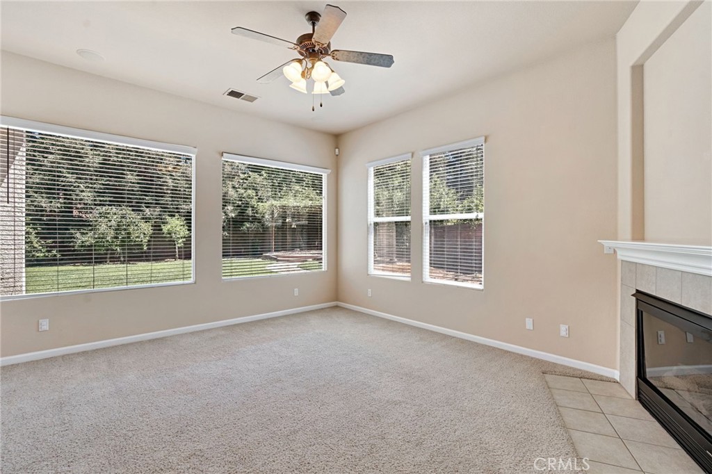 2579 Warner Avenue Property Photo 9