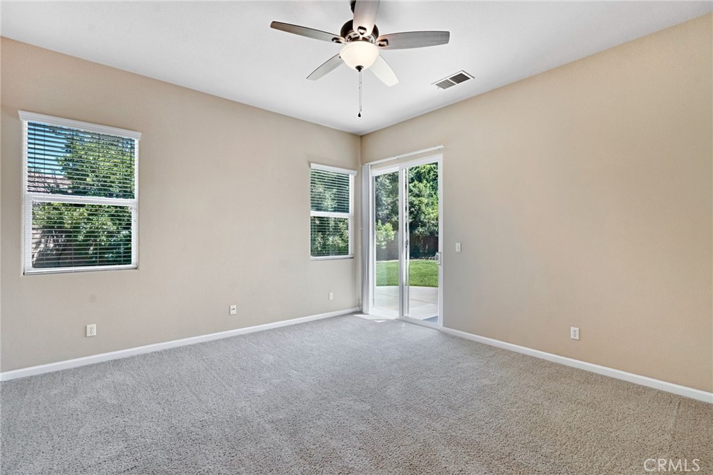 2579 Warner Avenue Property Photo 27