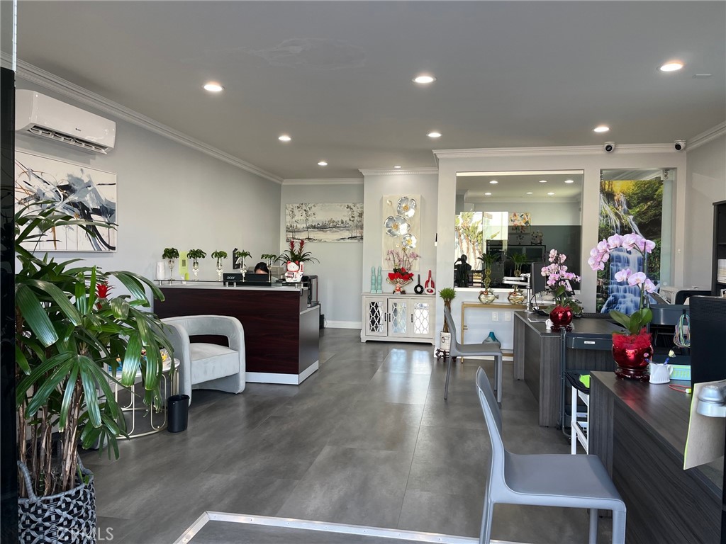 1237 S San Gabriel Boulevard Property Photo 2