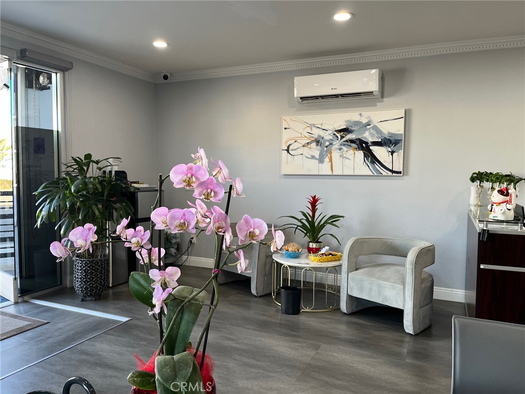 1237 S San Gabriel Boulevard Property Photo 3