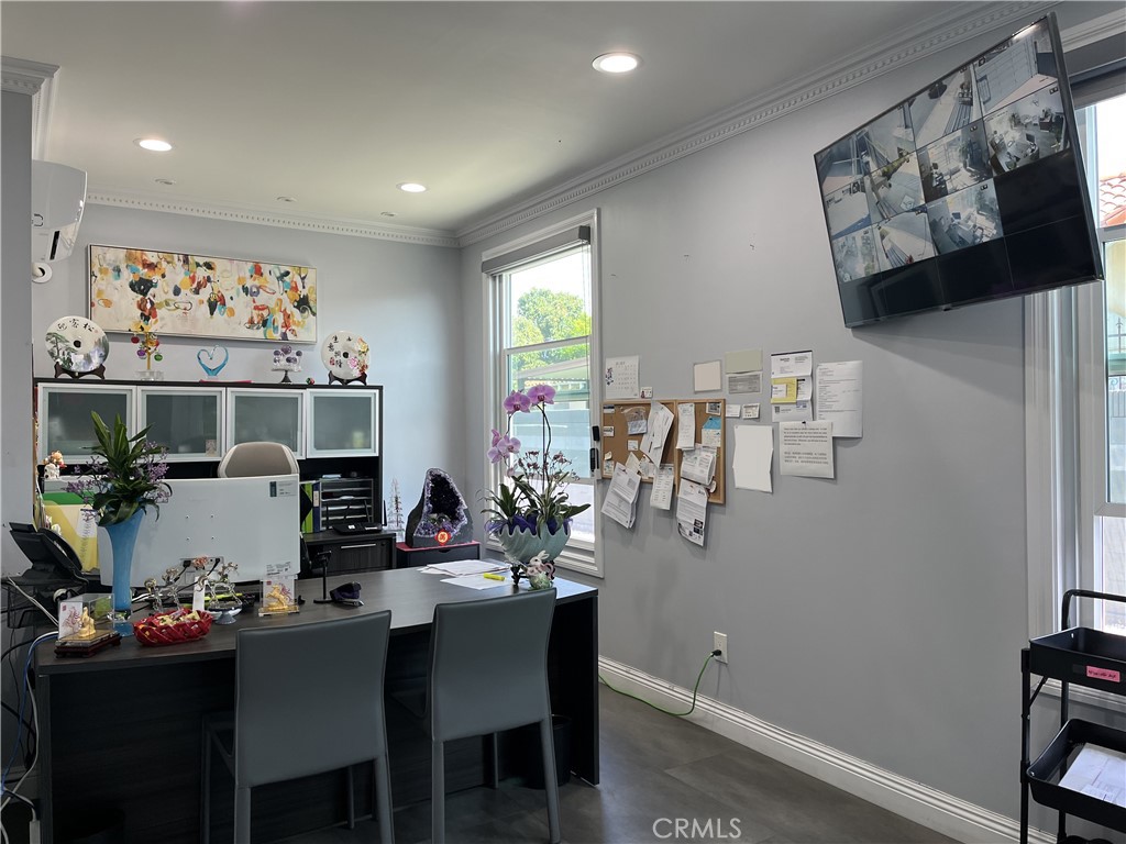 1237 S San Gabriel Boulevard Property Photo 4