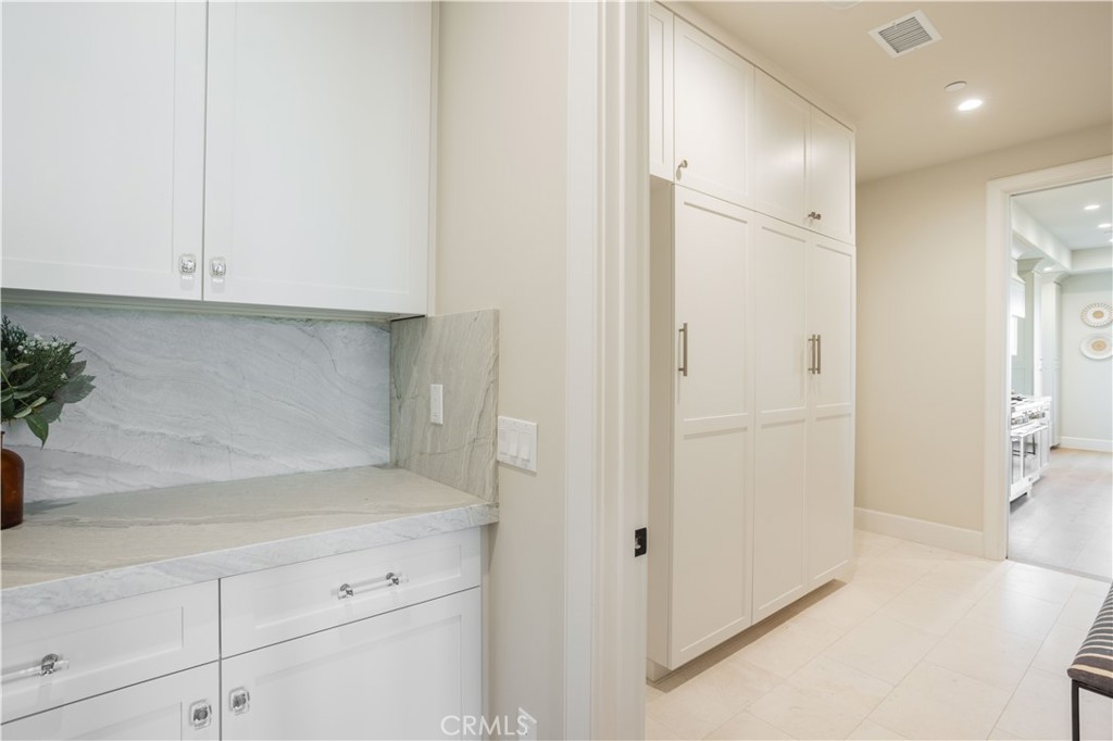 9 Nathaniel Property Photo 23