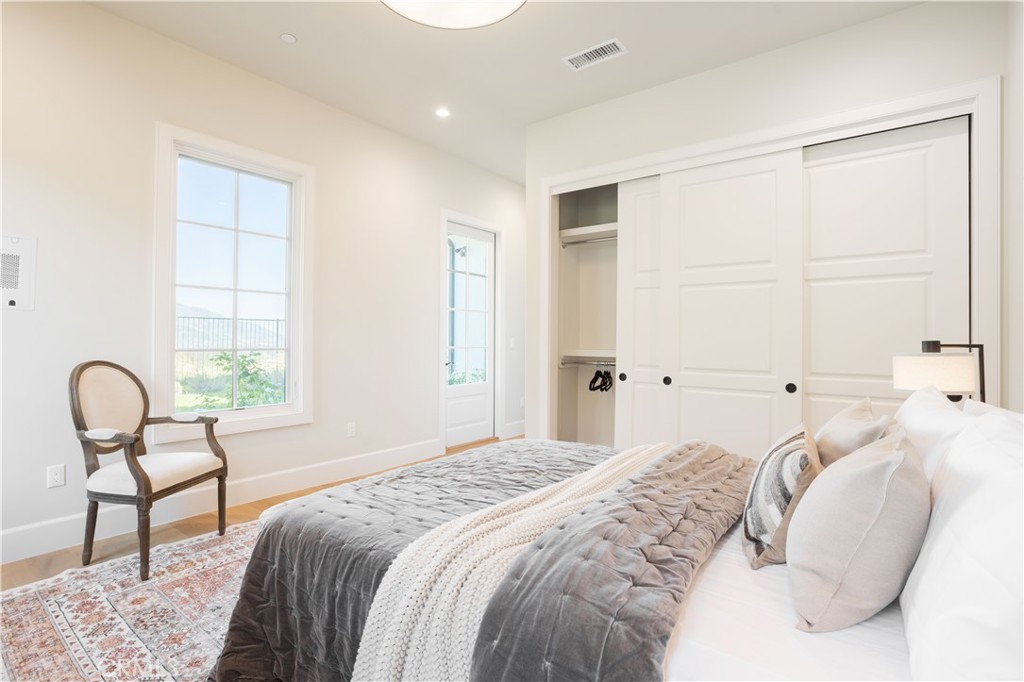 9 Nathaniel Property Photo 25