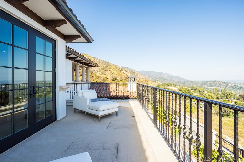 9 Nathaniel Property Photo 32