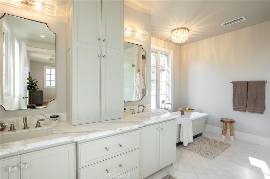 9 Nathaniel Property Photo 35