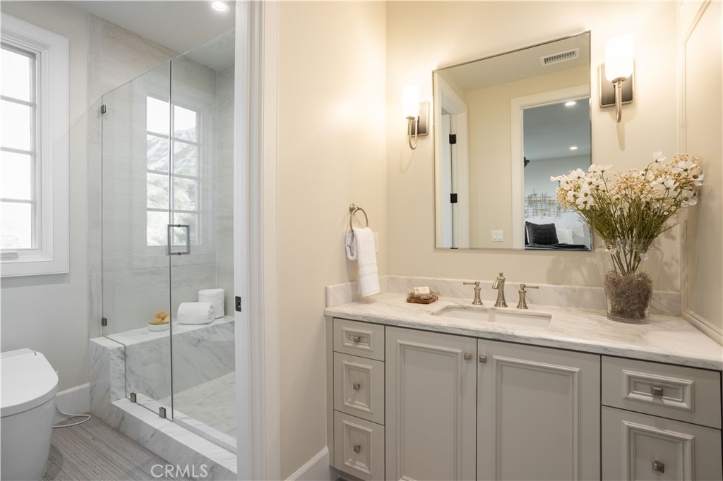 9 Nathaniel Property Photo 44