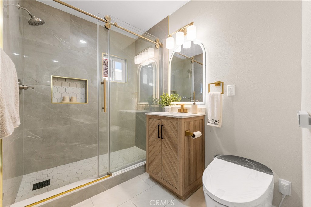 14502 California Property Photo 10