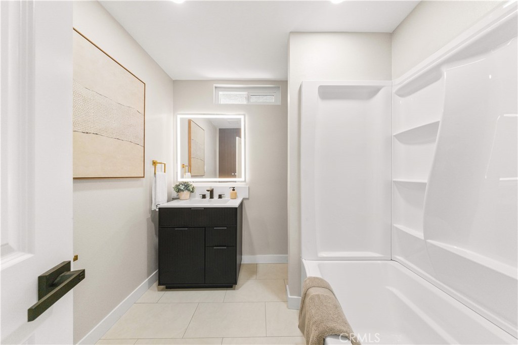 14502 California Property Photo 15