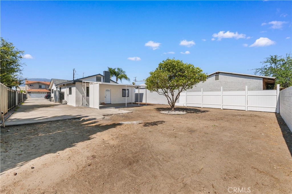 14502 California Property Photo 25