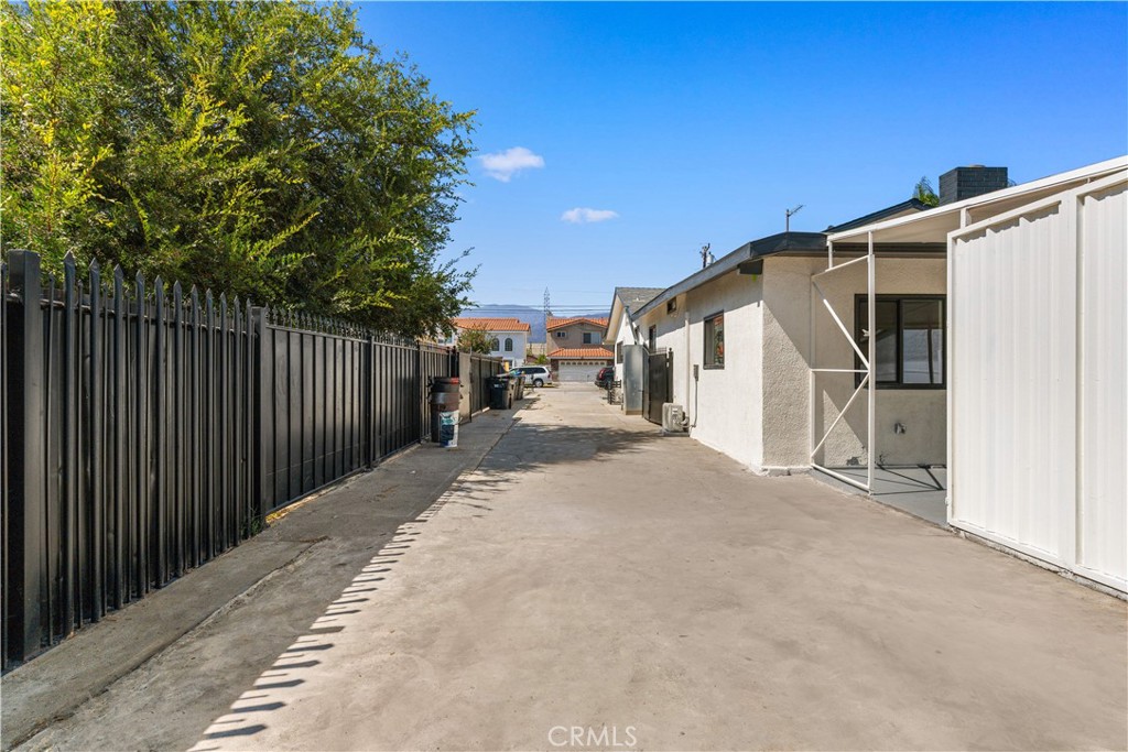 14502 California Property Photo 26