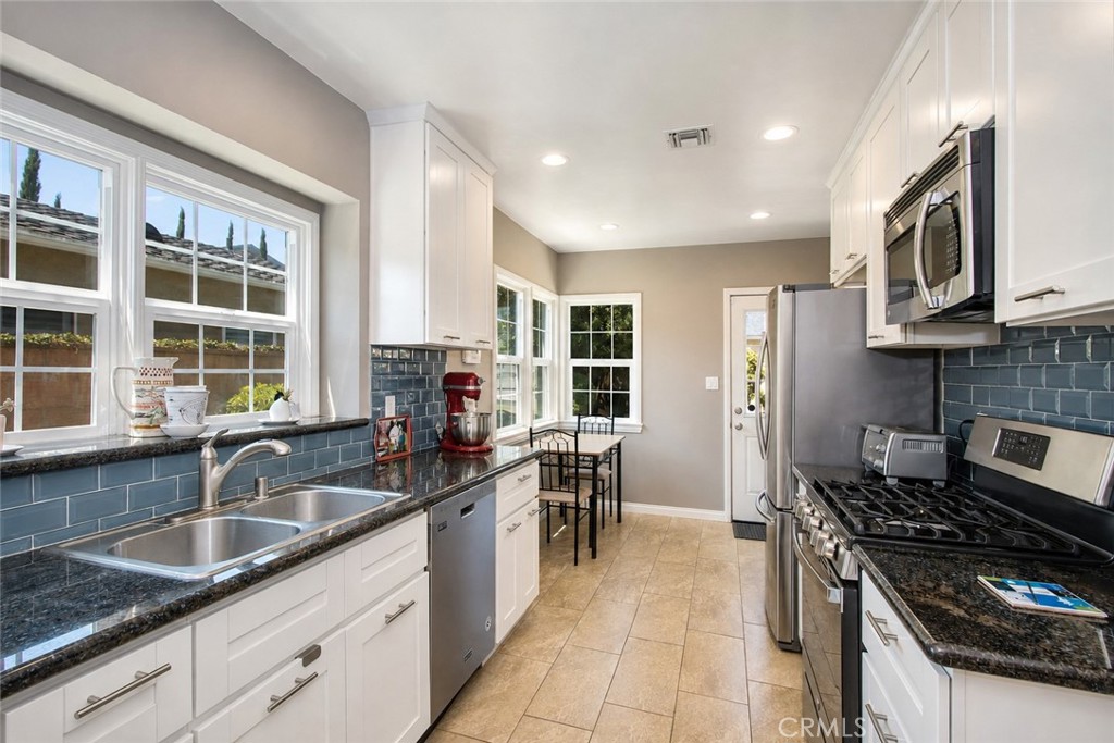 3821 Rose Property Photo 7