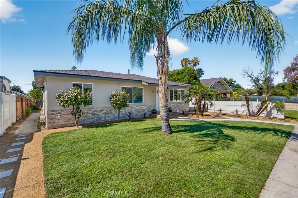 612 614 E Colorado Boulevard Property Photo 2