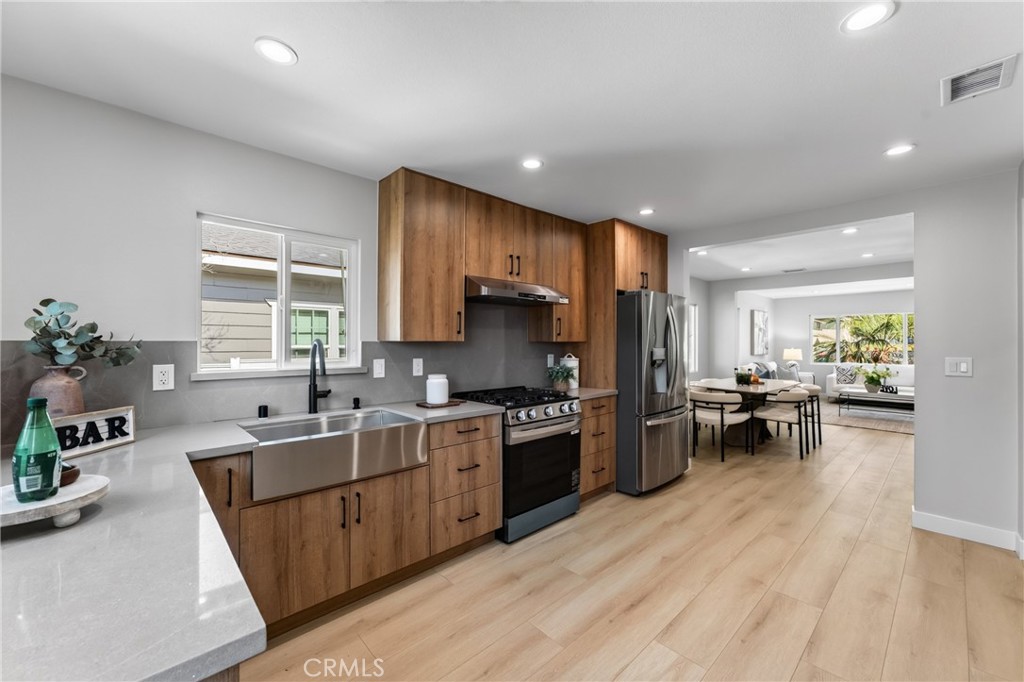 612 614 E Colorado Boulevard Property Photo 5