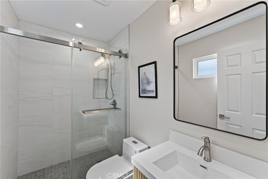 612 614 E Colorado Boulevard Property Photo 11