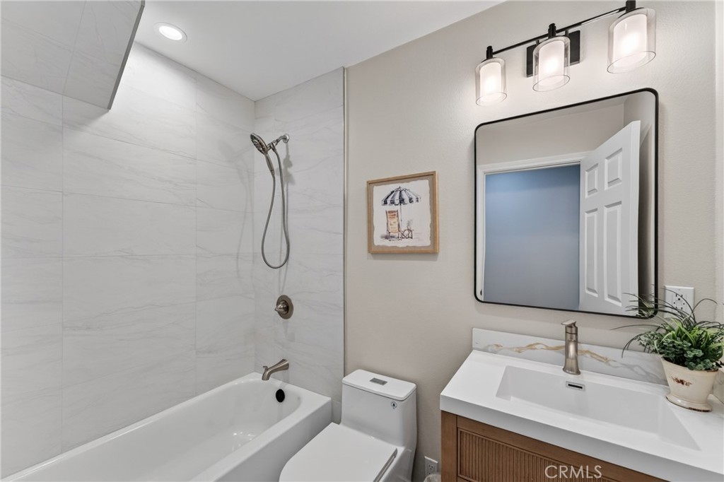 612 614 E Colorado Boulevard Property Photo 12