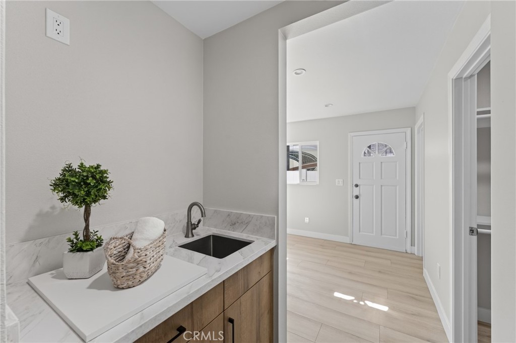 612 614 E Colorado Boulevard Property Photo 13
