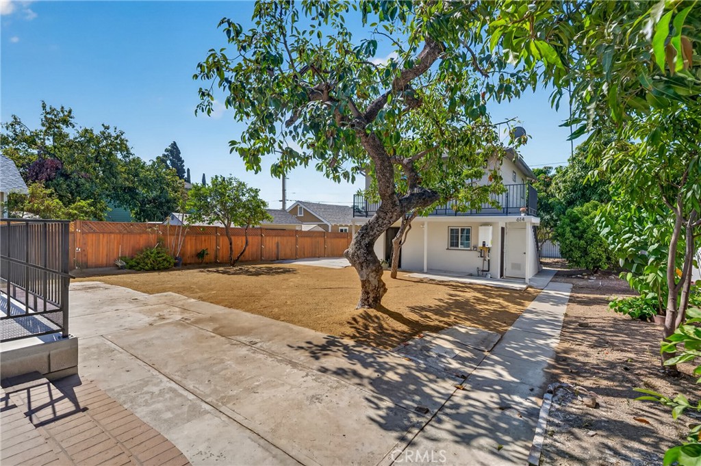 612 614 E Colorado Boulevard Property Photo 17