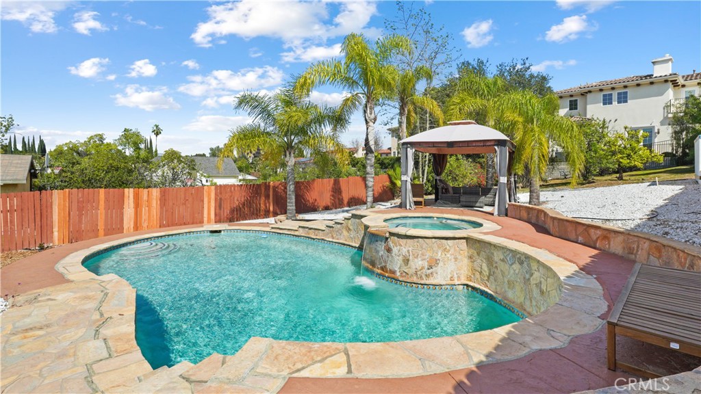5128 Avenida Hacienda Property Photo 4