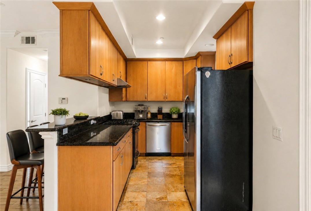 66 N Allen Avenue 3 Property Photo 8
