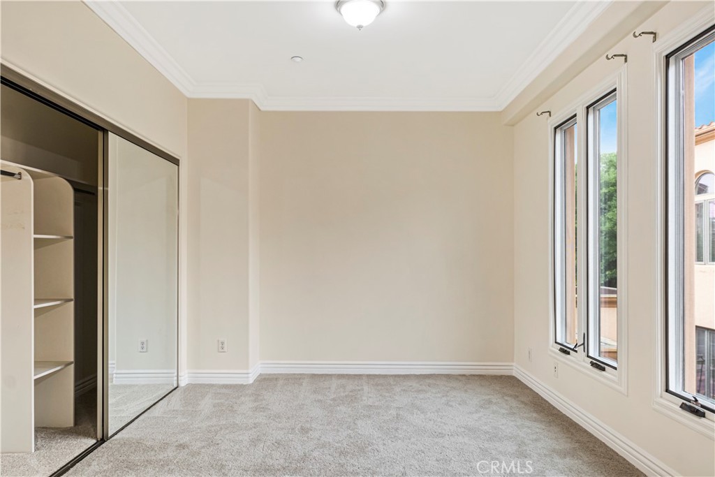 66 N Allen Avenue 3 Property Photo 11