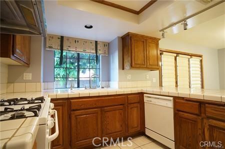 333 Genoa Property Photo 12