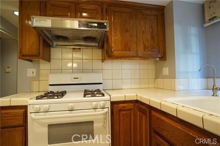 333 Genoa Property Photo 13