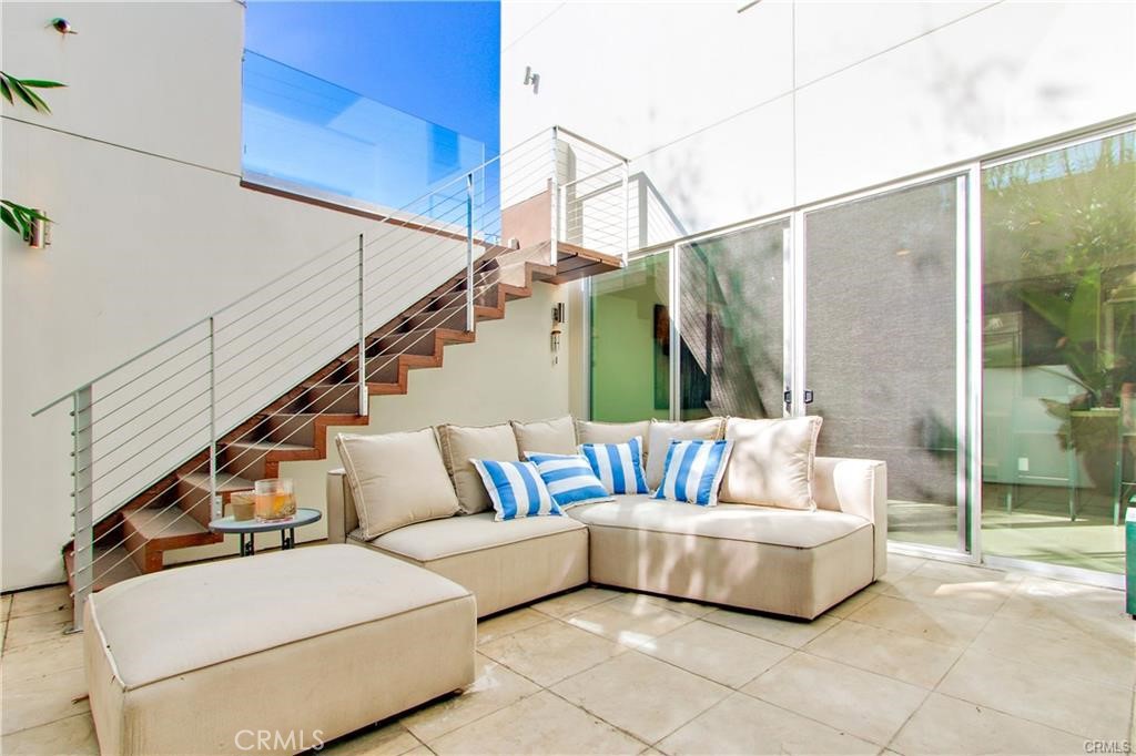 8822 Rangely Avenue Property Photo 10