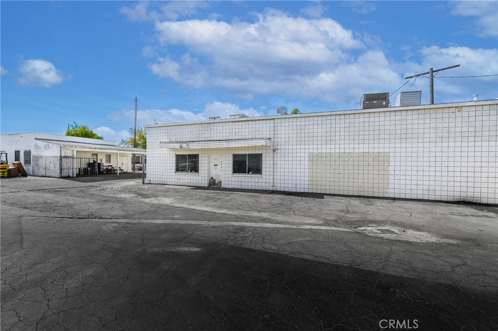 2745 Seaman Property Photo 3