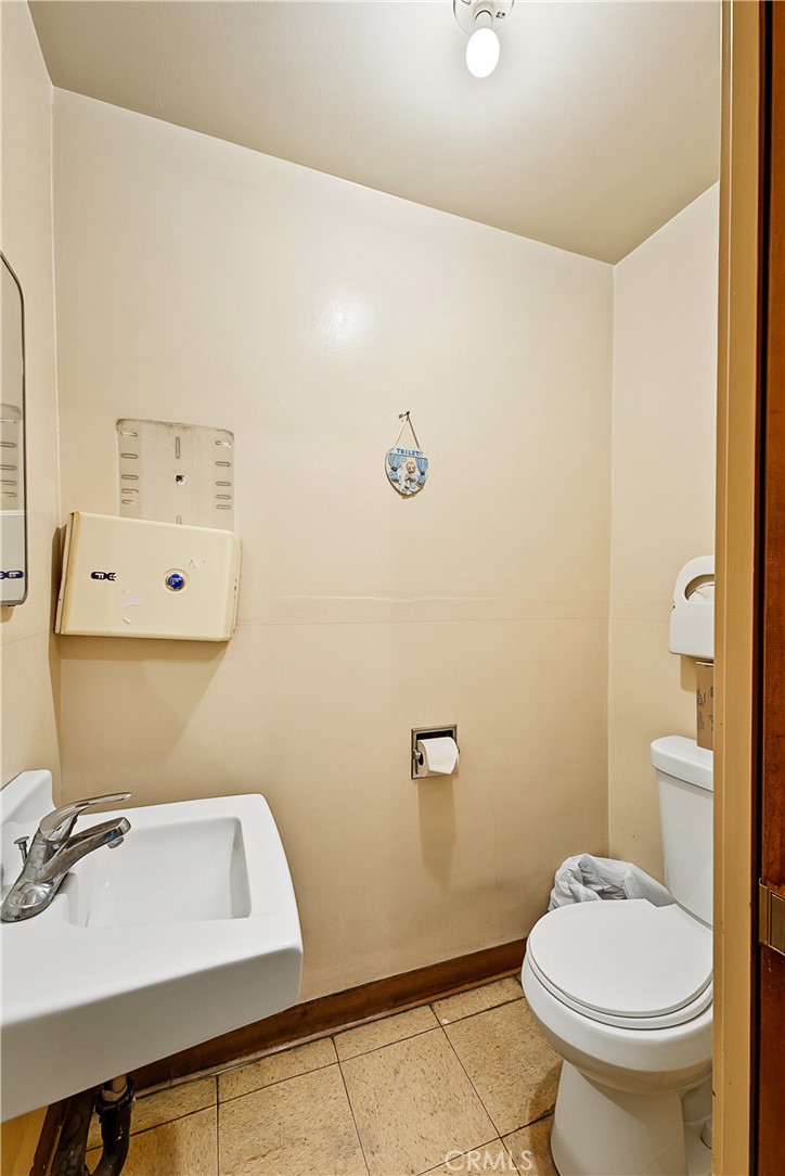 2745 Seaman Property Photo 32