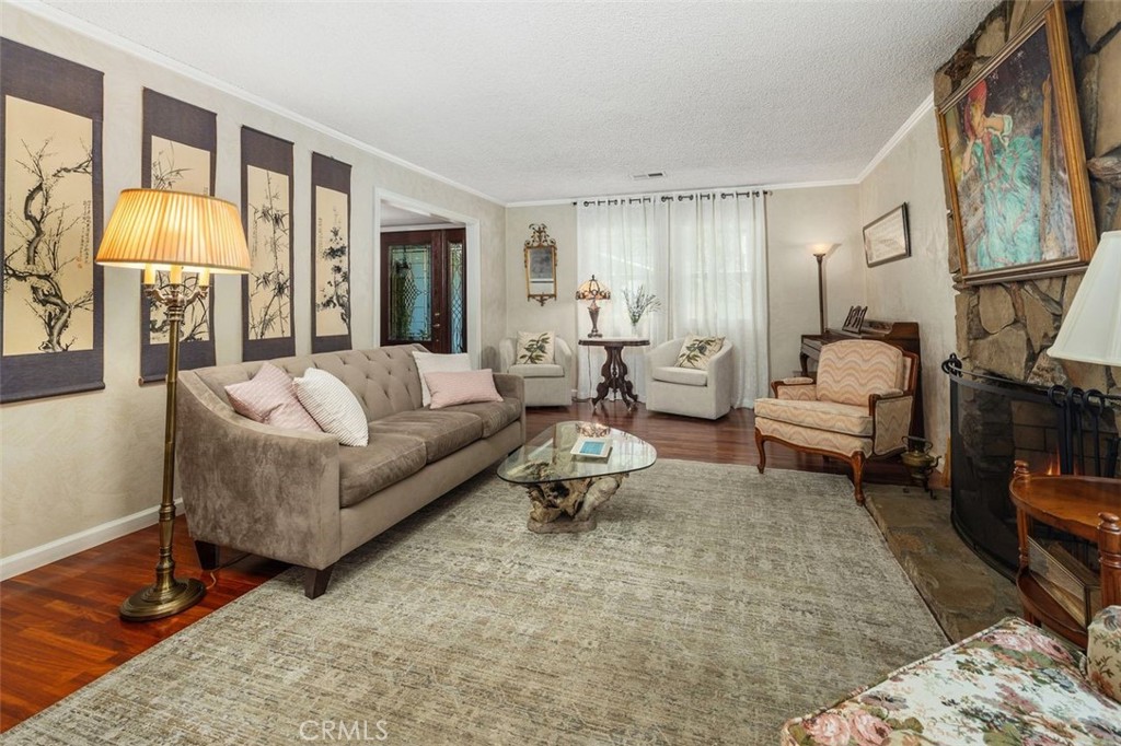 1734 Bluestone Property Photo 4