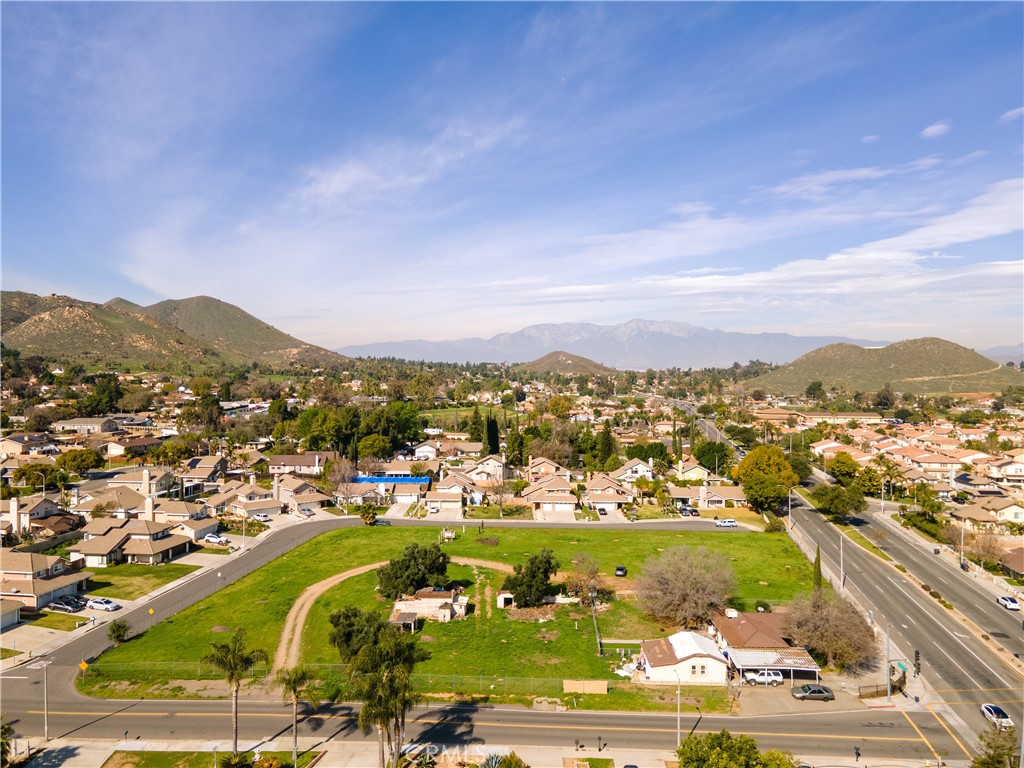 5608 La Sierra Property Photo 4