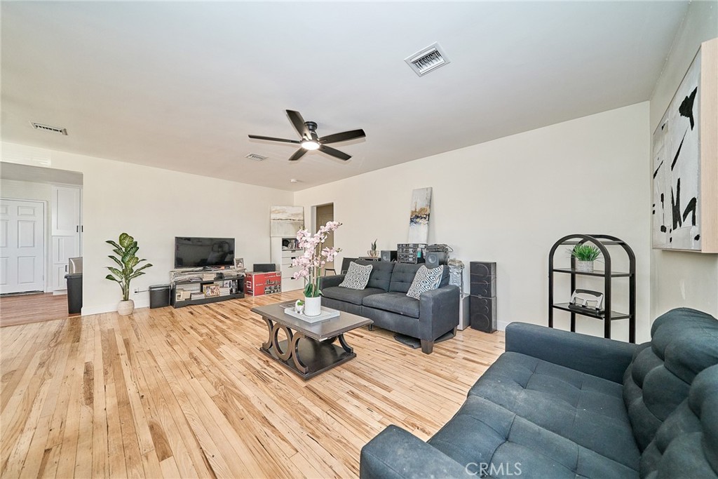 4255 Lynd Avenue Property Photo 9