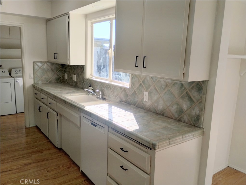 374 Grand Property Photo 9