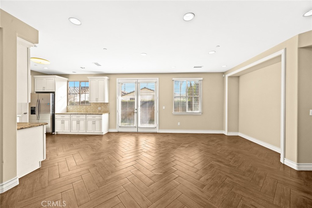 516 W Bencamp Property Photo 5