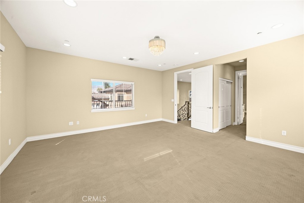 516 W Bencamp Property Photo 7