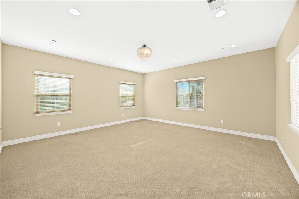 516 W Bencamp Property Photo 9