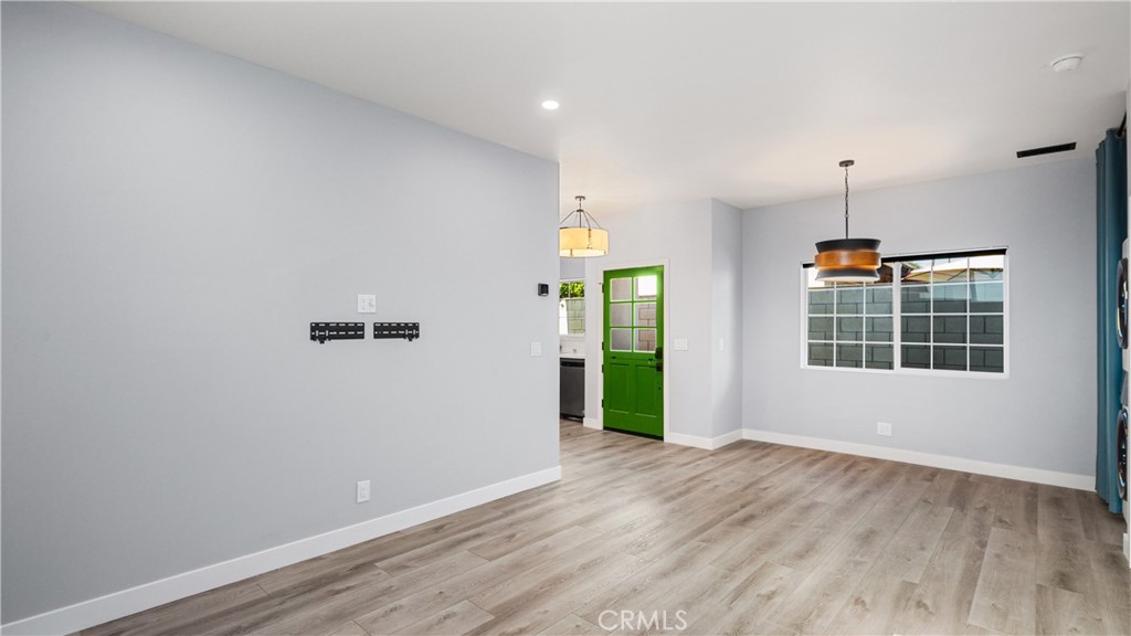 727 B E Myrtle Avenue Property Photo 8