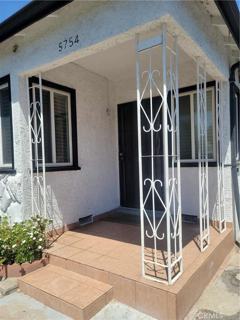 5754 Ensign Property Photo 2