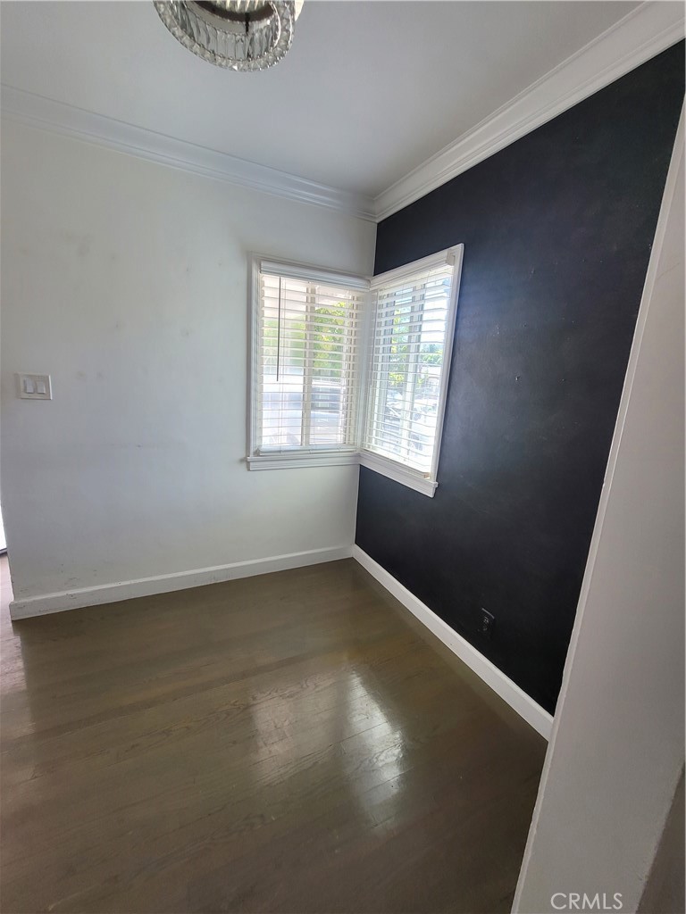 5754 Ensign Property Photo 4