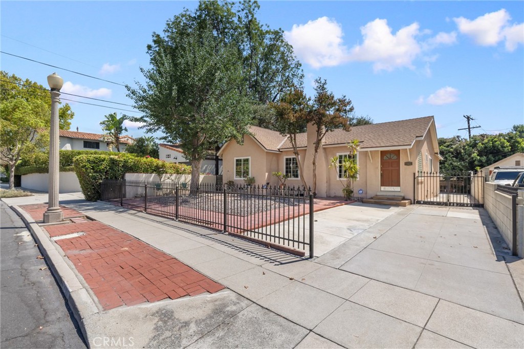 430 Milton Drive Property Photo 3