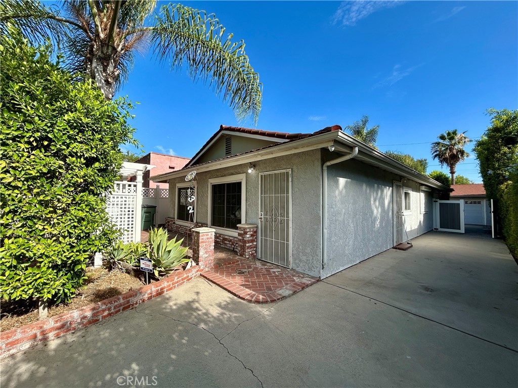 3132 Estado Street Property Photo 4