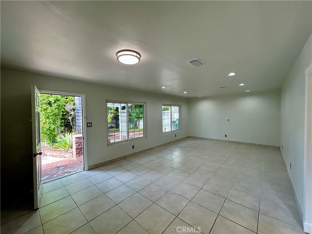 3132 Estado Street Property Photo 8