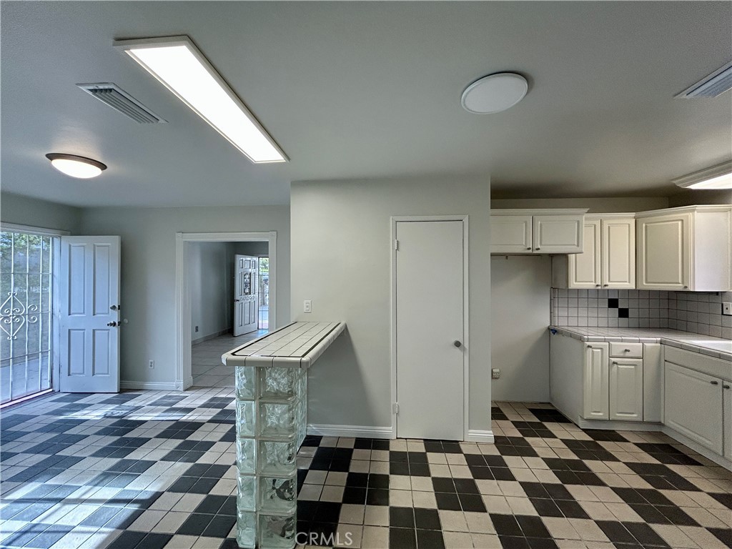 3132 Estado Street Property Photo 14