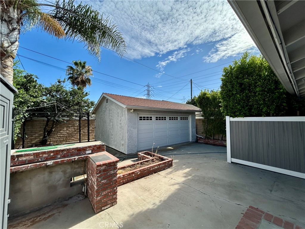 3132 Estado Street Property Photo 31