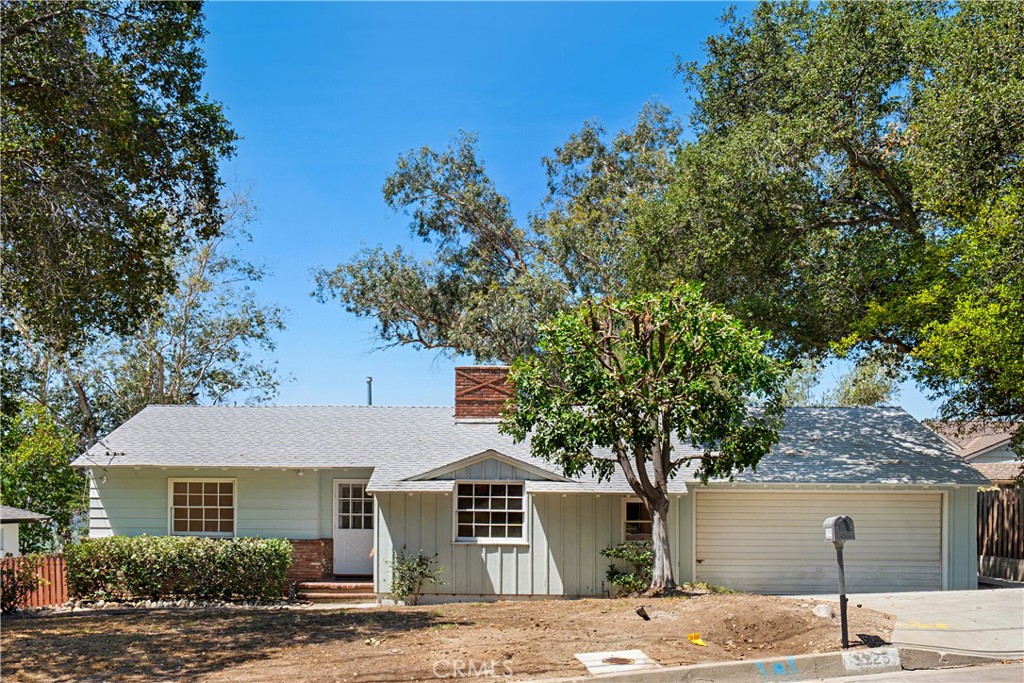 3325 Crestford Property Photo 1