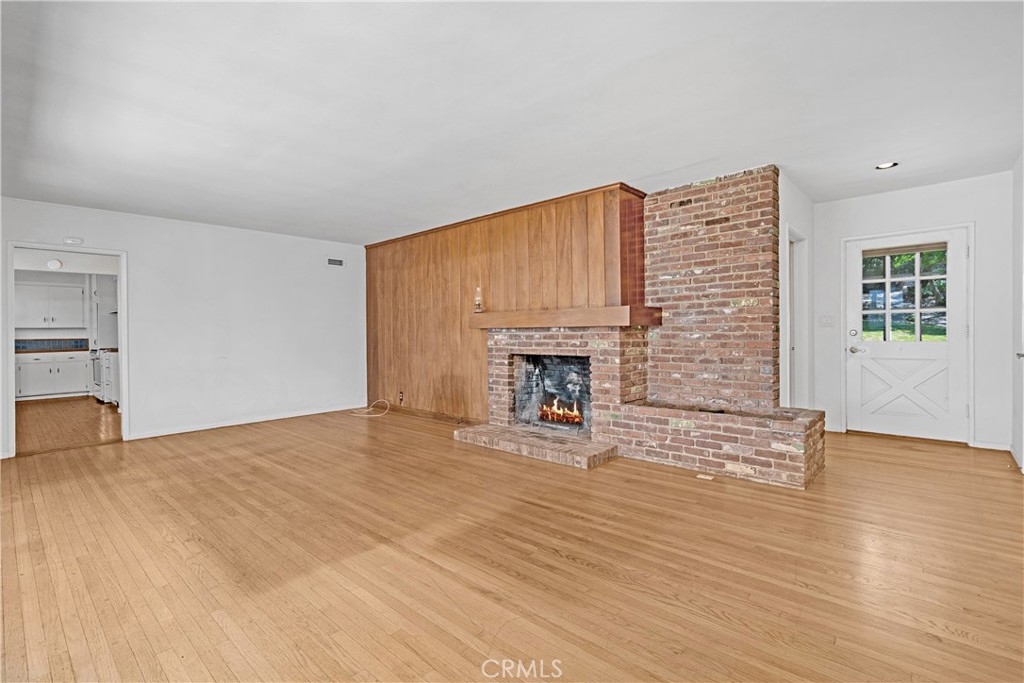 3325 Crestford Property Photo 5
