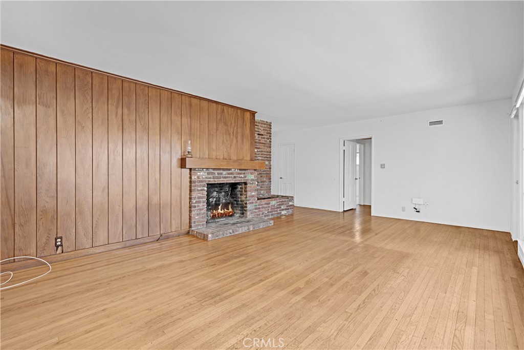 3325 Crestford Property Photo 6