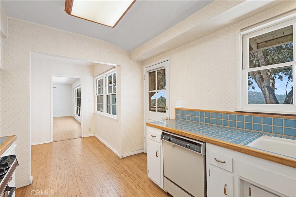 3325 Crestford Property Photo 11