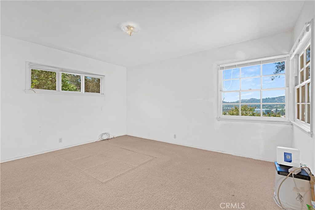 3325 Crestford Property Photo 20