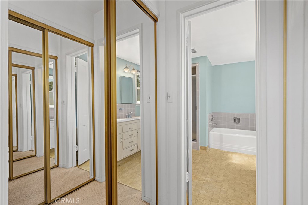 3325 Crestford Property Photo 22